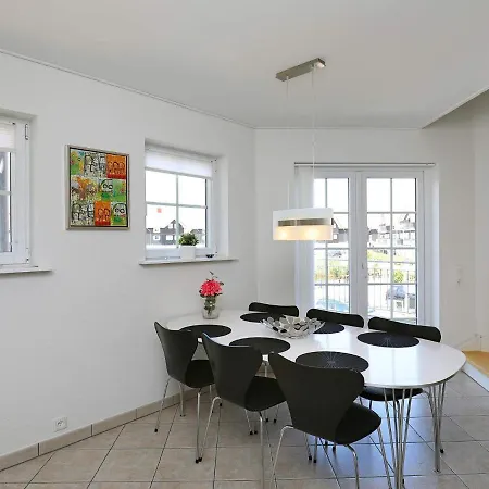 דירה 6 Person Holiday In